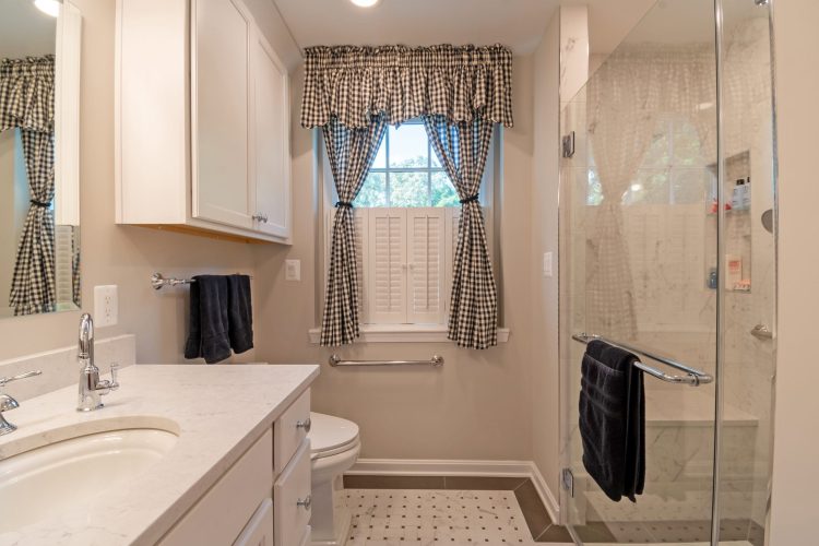 Hibler hall bath design Crofton 3